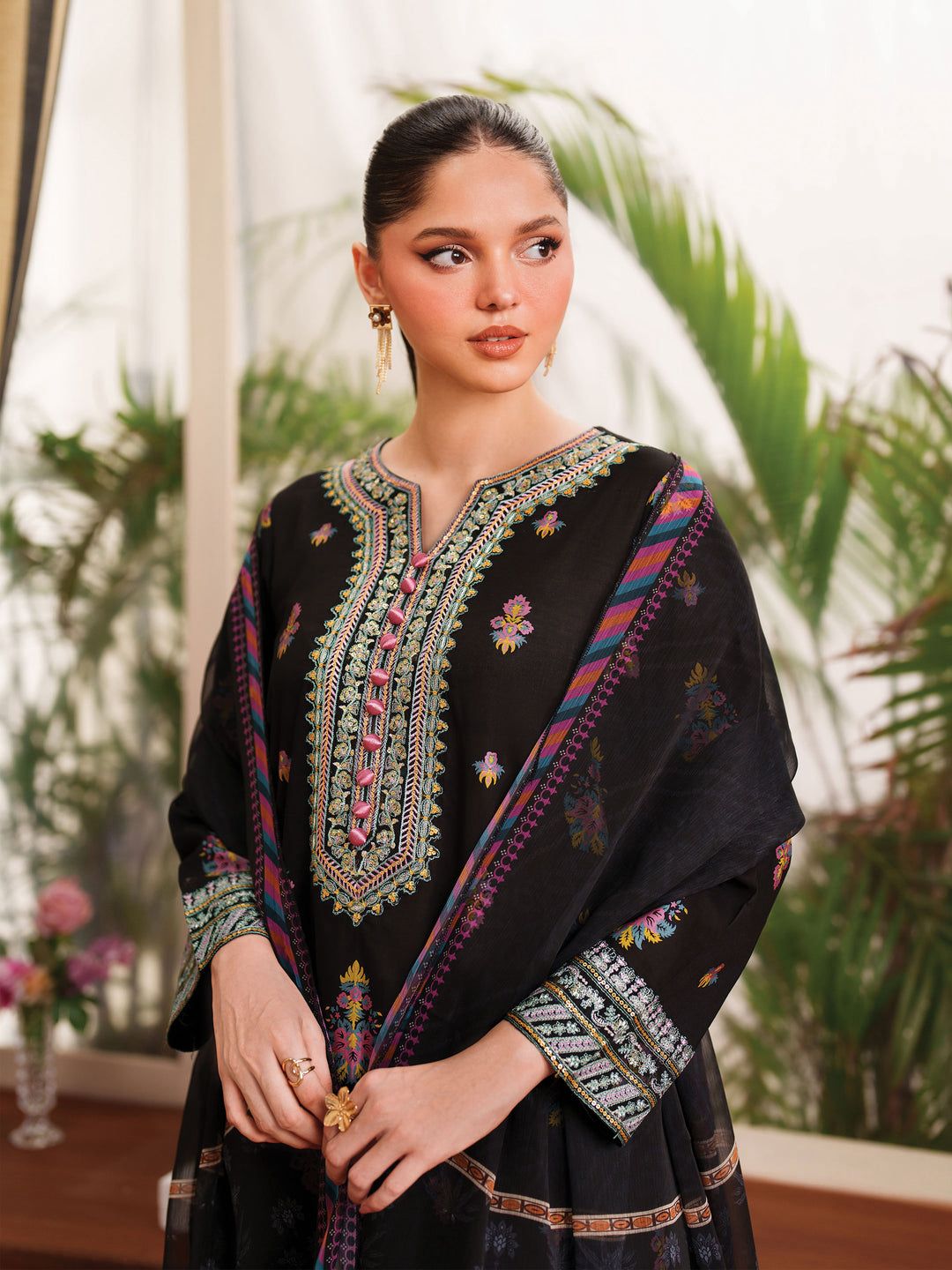 Garnit Premium Dhanak Suit
